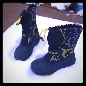 Kamik size 2 boy's waterproof snow boots